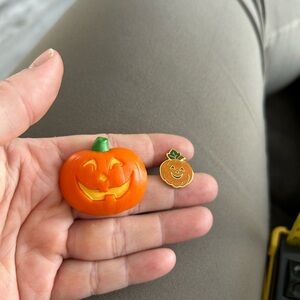 4/$50 Hallmark double lot of pumpkin brooches 🎃